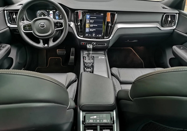 Volvo V60 cena 139000 przebieg: 76482, rok produkcji 2020 z Garwolin małe 172